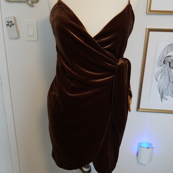 NWT House of CB London Velvet Wrap Dress (M) 045 - Picture 2 of 8